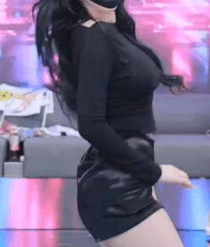 1735038434_2802f93f6478c3cbd3fa.gif
